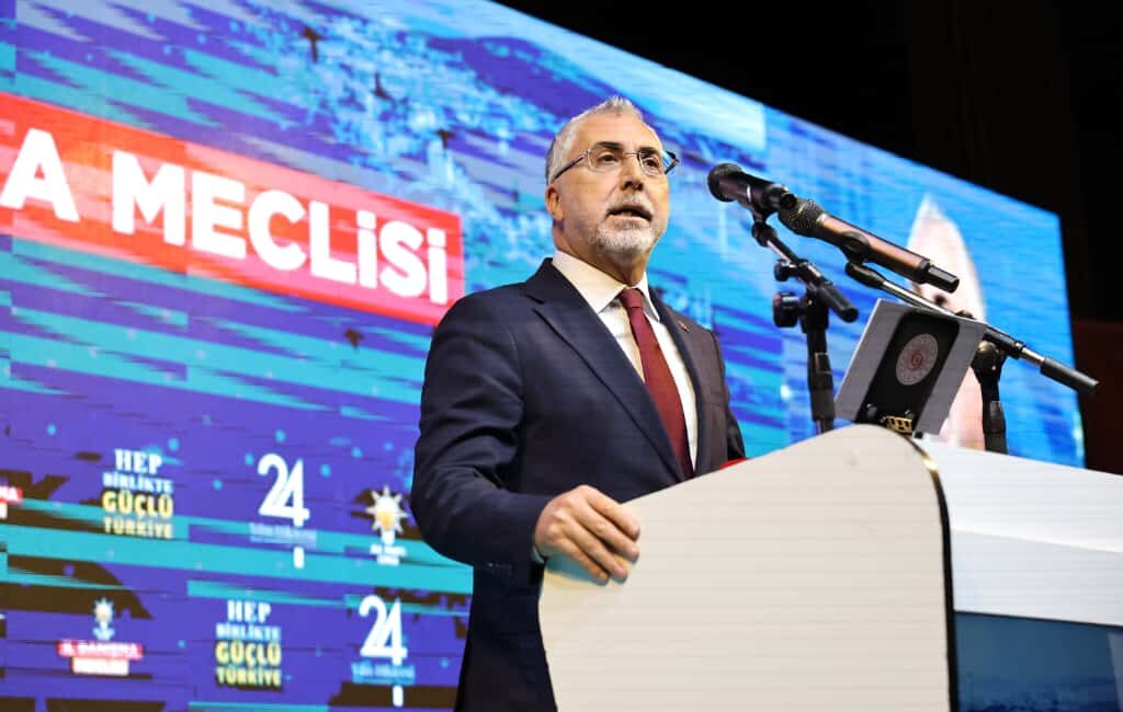 Çalışma ve Sosyal Güvenlik Bakanı Vedat Işıkhan, AK Parti İl