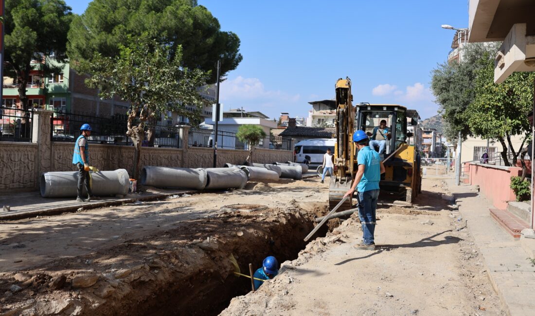 Başkan Çerçioğlu Aydın’ın Tüm İlçelerini Altyapı Yatırımlarıyla Buluşturuyor Aydın Büyükşehir Belediye Başkanı Özlem Çerçioğlu, 17 ilçede altyapı yatırımlarını