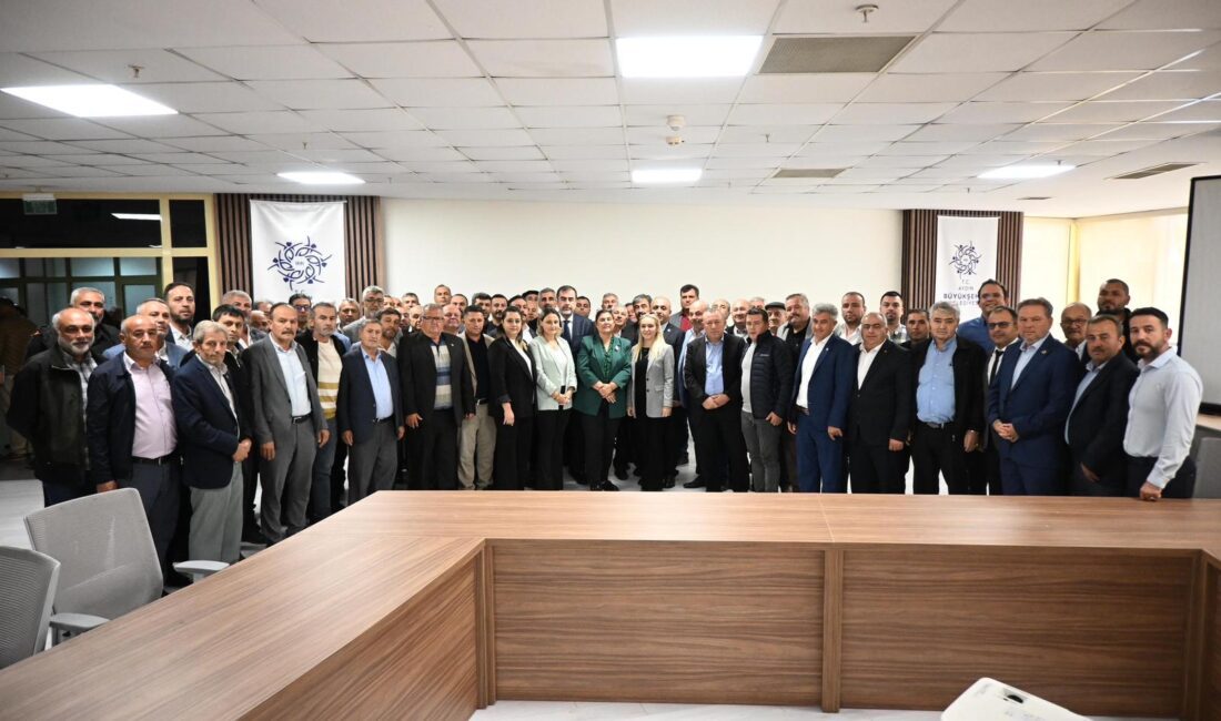 Aydın Büyükşehir Belediye Başkanı Özlem Çerçioğlu, Nazilli'de muhtarlarla bir araya