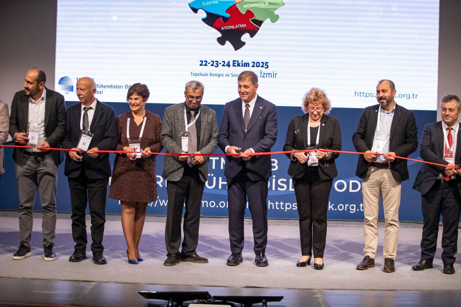 Başkan Cemil Tugay, 8. Elektrik Tesisleri Ulusal Kongresi’nde enerji ve