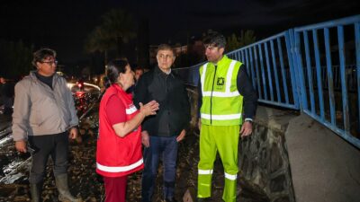 İzmir Büyükşehir Belediye Başkanı Dr. Cemil Tugay, sağanak yağışın etkili