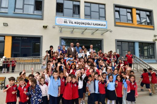 Çiğli Belediyesi, Küçük Çiğli Mahallesi'nde parke taşı döşeme ve İzmir