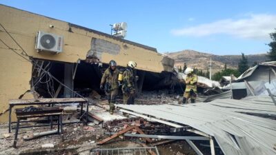 İzmir’in Bayraklı ilçesinde bir mobilya atölyesinde meydana gelen patlamada göçük