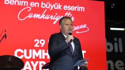 Urla’da Cumhuriyet’in 102. yılı büyük bir coşkuyla kutlandı. Başkan Selçuk