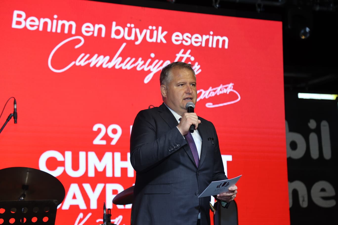 Urla’da Cumhuriyet’in 102. yılı büyük bir coşkuyla kutlandı. Başkan Selçuk
