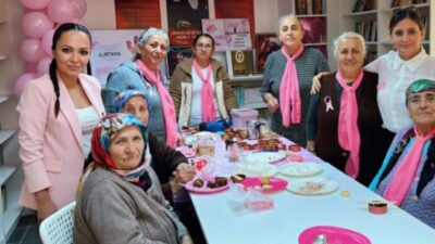 Meme Kanseri Farkındalık Ayı kapsamında düzenlenen anlamlı etkinlikte kadınlar, umut,