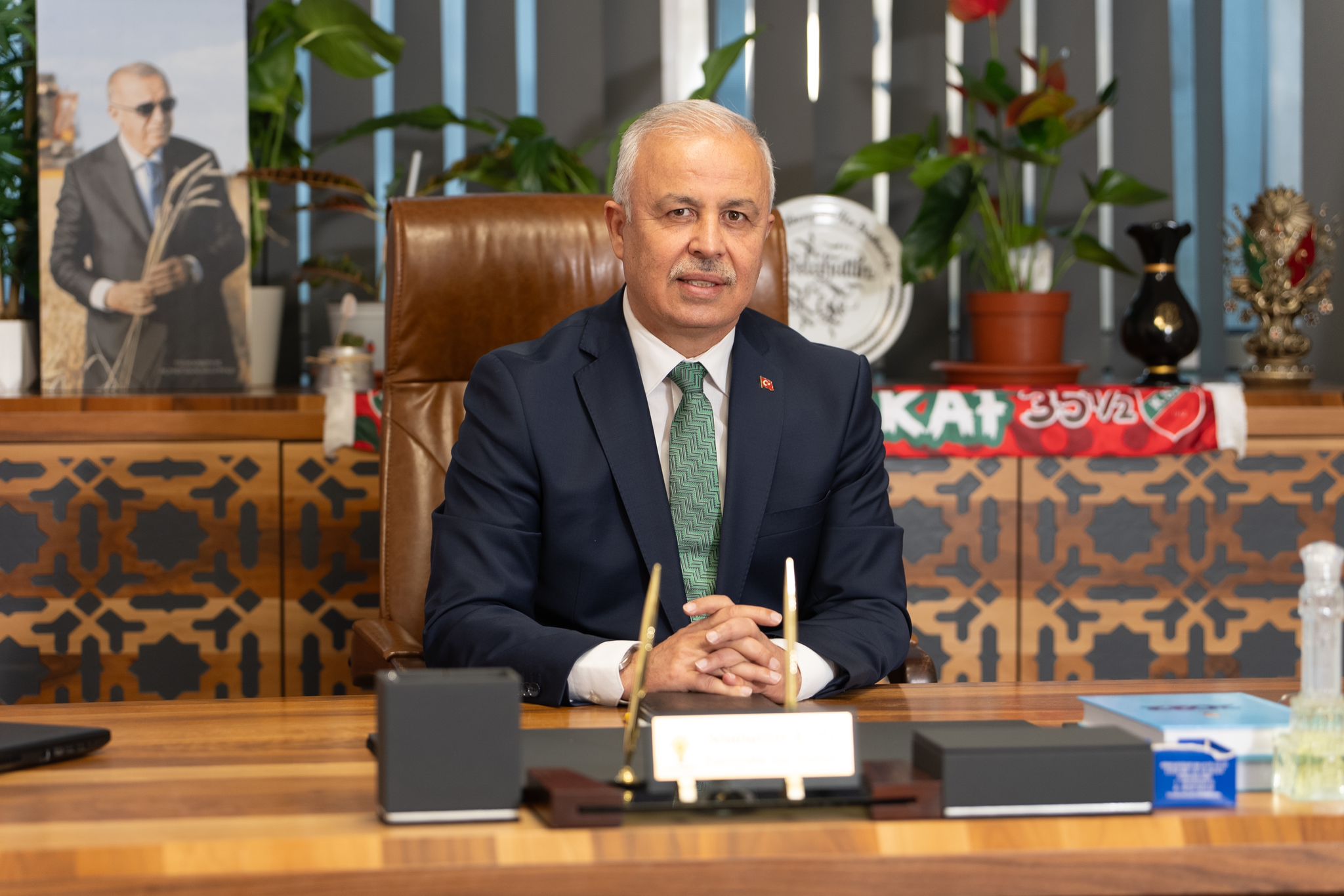 AK Parti Karşıyaka Başkanı Köse'den bomba iddia: Bostanlı Pazaryeri devriyle