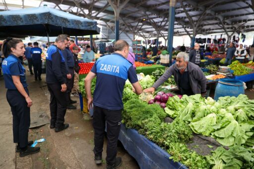Buca Belediyesi Zabıtası Sahada