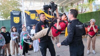 Buca Belediyesi, BUCAKUT ekibiyle afet farkındalığını artırmak için okullarda ve