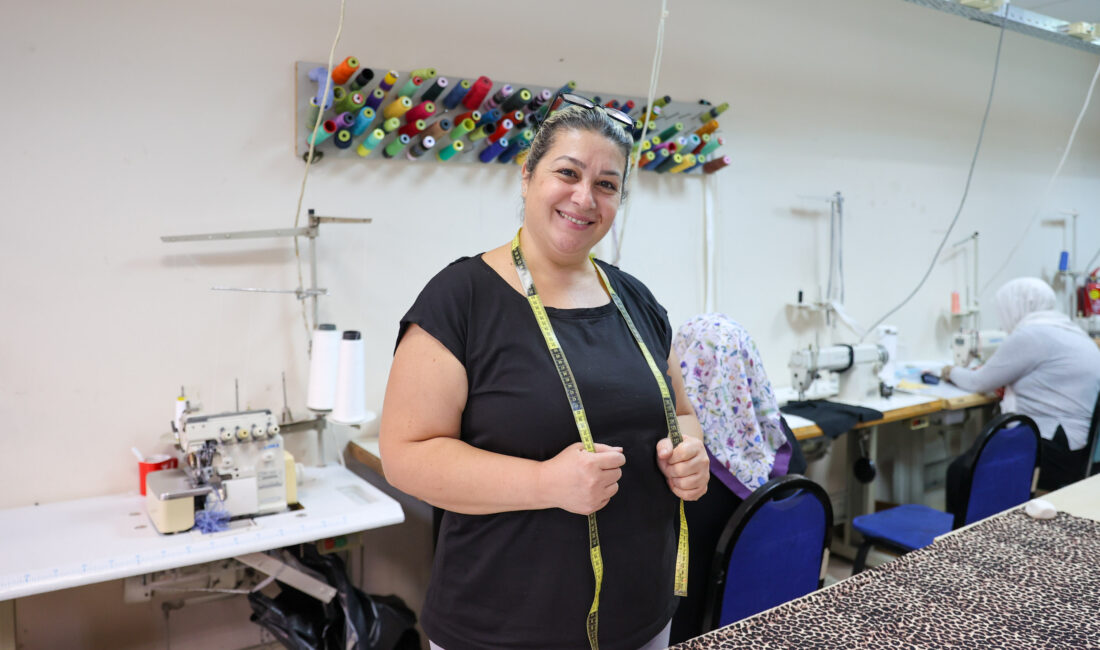 Buca Belediyesi’nin ücretsiz dikiş kursları kadınlardan yoğun ilgi görüyor. Başkan