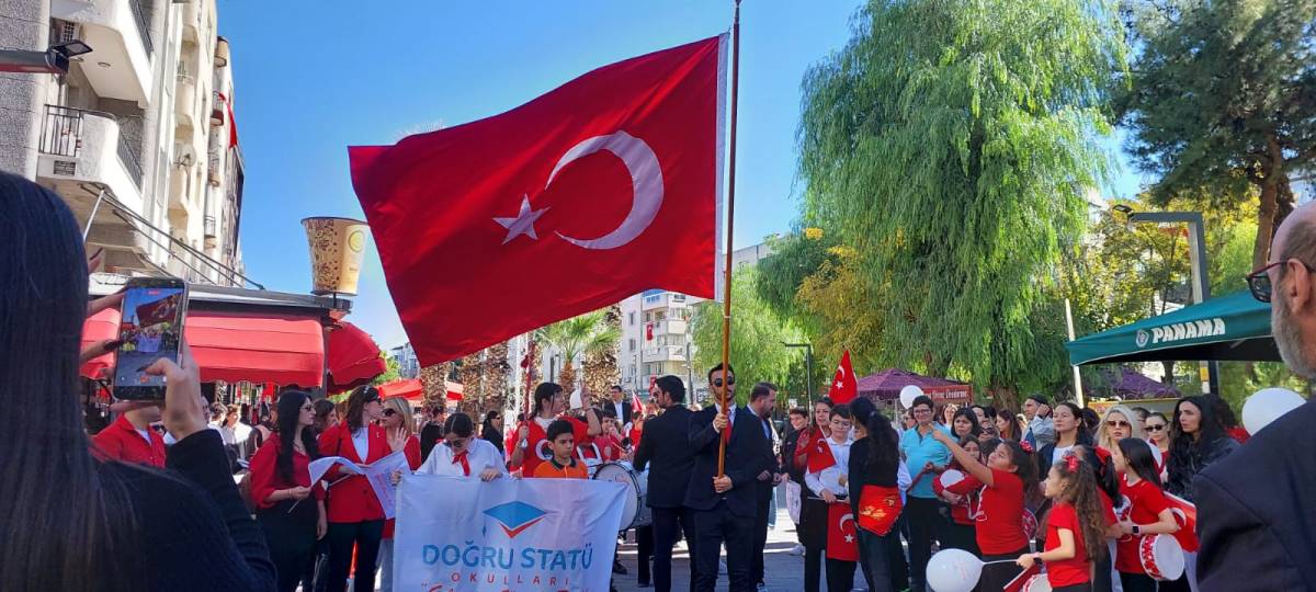 Buca Doğru Statü Koleji, Cumhuriyet’in 102. yılı için Şirinyer Forbes