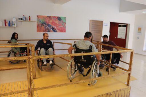 Buca Personeline Uygulamalı 'Empati' Eğitimi: Tekerlekli Sandalye ve Karanlık Parkurlarıyla Engelli Yaşamına Tanık Oldular!