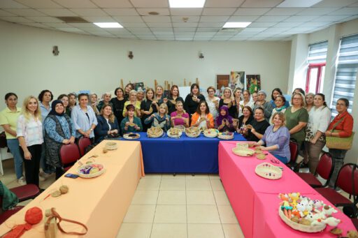 Buca'da Kadın Eli Parlıyor