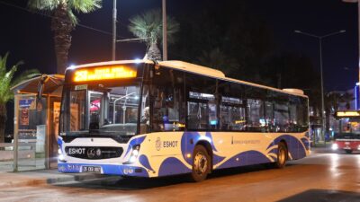 İzmir Büyükşehir Belediyesi, 29 Ekim Cumhuriyet Bayramı’nda toplu ulaşımı yüzde