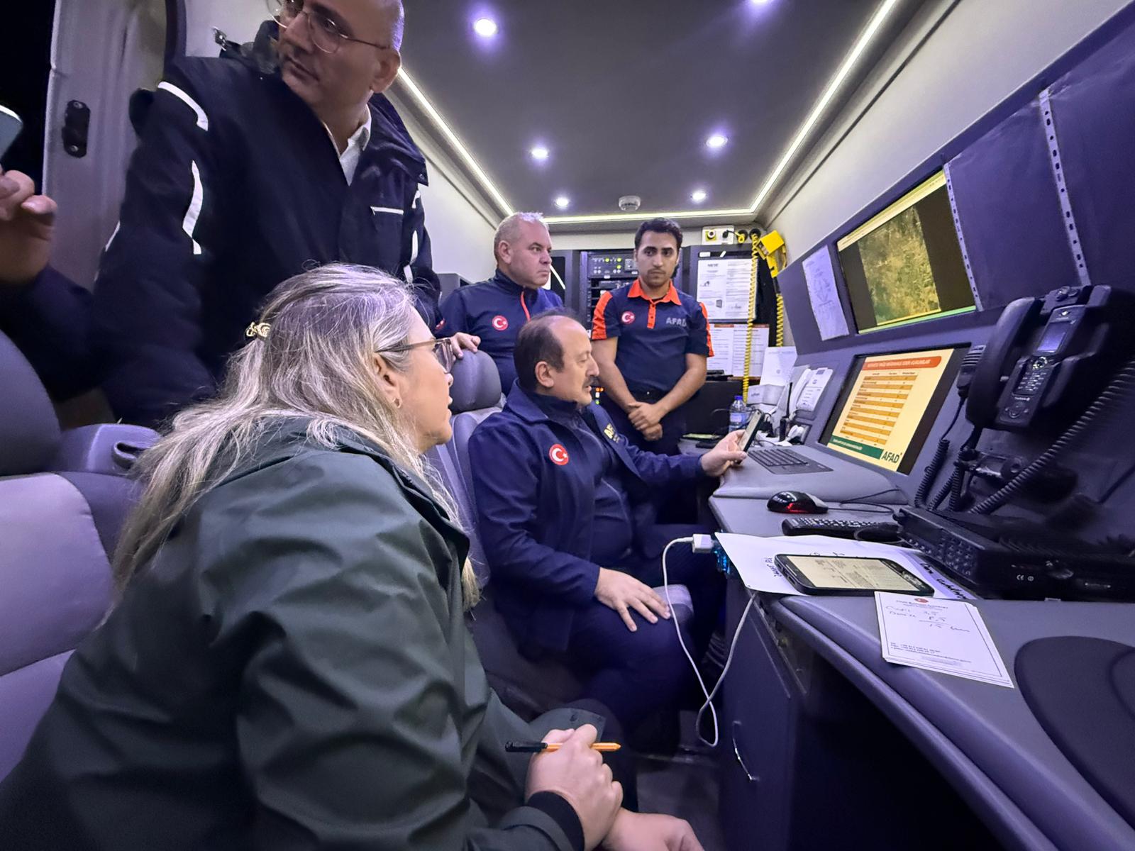 Ceyda Bölünmez Çankırı Foça’da aileyi ziyaret ederken