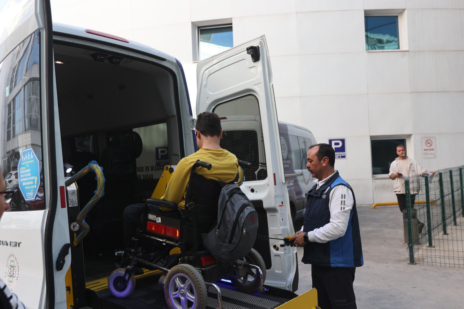 Muğla Büyükşehir Belediyesi, 8 özel donanımlı engelli nakil aracıyla 13
