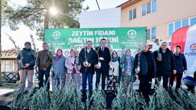 Denizli Büyükşehir Belediyesi, 12 ilçede çiftçilere 100.000 adet yüksek verimli