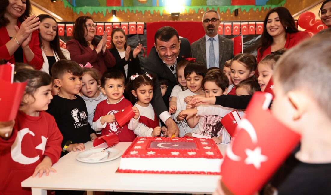 Denizli Büyükşehir’in Güneşli Günler’inde Cumhuriyet Coşkusu Denizli Büyükşehir Belediyesi’nin Güneşli Günler Çocuk Gelişim Merkezleri’nde minikler, Cumhuriyet’in