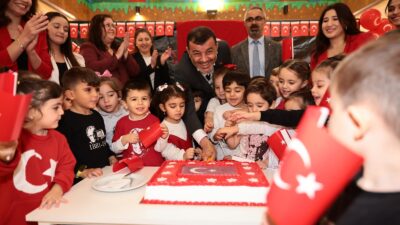 Denizli Büyükşehir Belediyesi’nin Güneşli Günler Çocuk Gelişim Merkezleri’nde minikler, Cumhuriyet’in