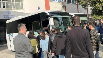 Ege Üniversitesi’nde Adalet Bakanı Yılmaz Tunç’un katıldığı tören öncesi protesto
