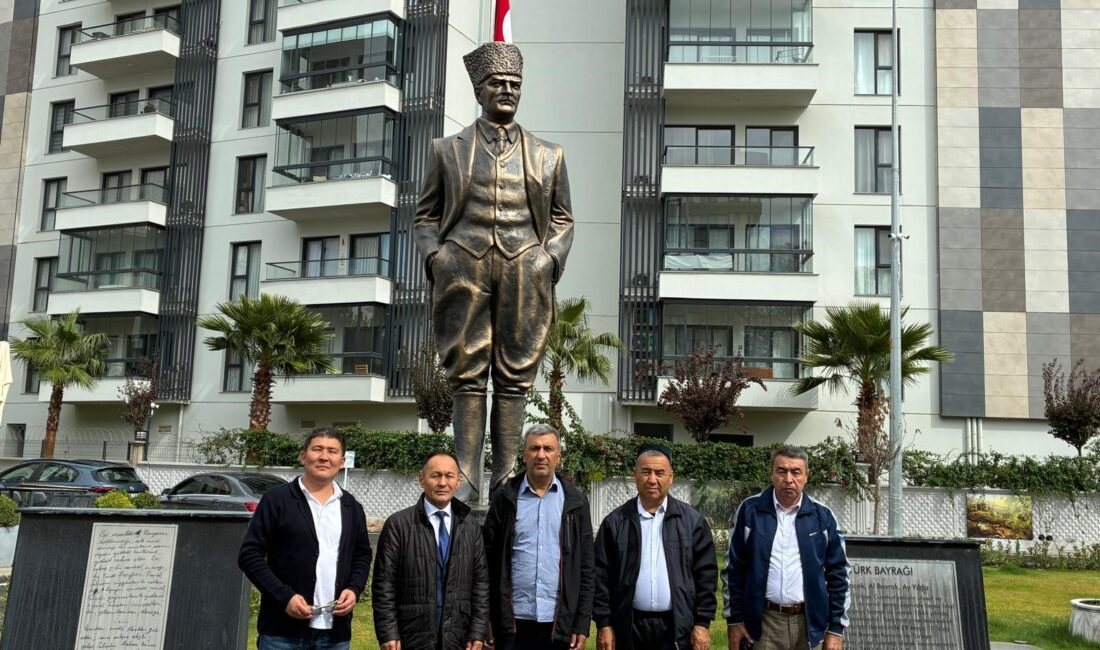 Ege Üniversitesi ile Kazakistan’dan gelen akademisyenler, Türk Dünyasında dil birliği