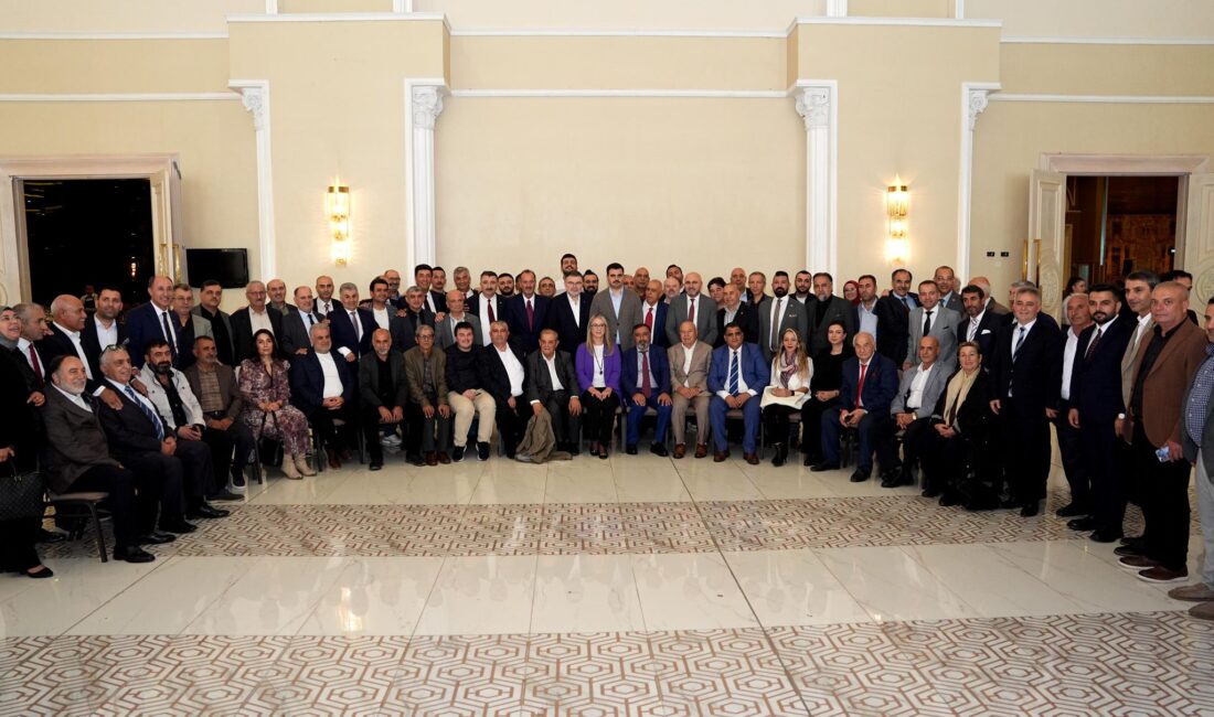 Eyyüp Kadir İnan: “Recep Tayyip Erdoğan’ın Türkiye’si özgür, güçlü ve kardeş bir Türkiye’dir” AK Parti Genel Sekreteri ve İzmir Milletvekili Eyyüp Kadir İnan,