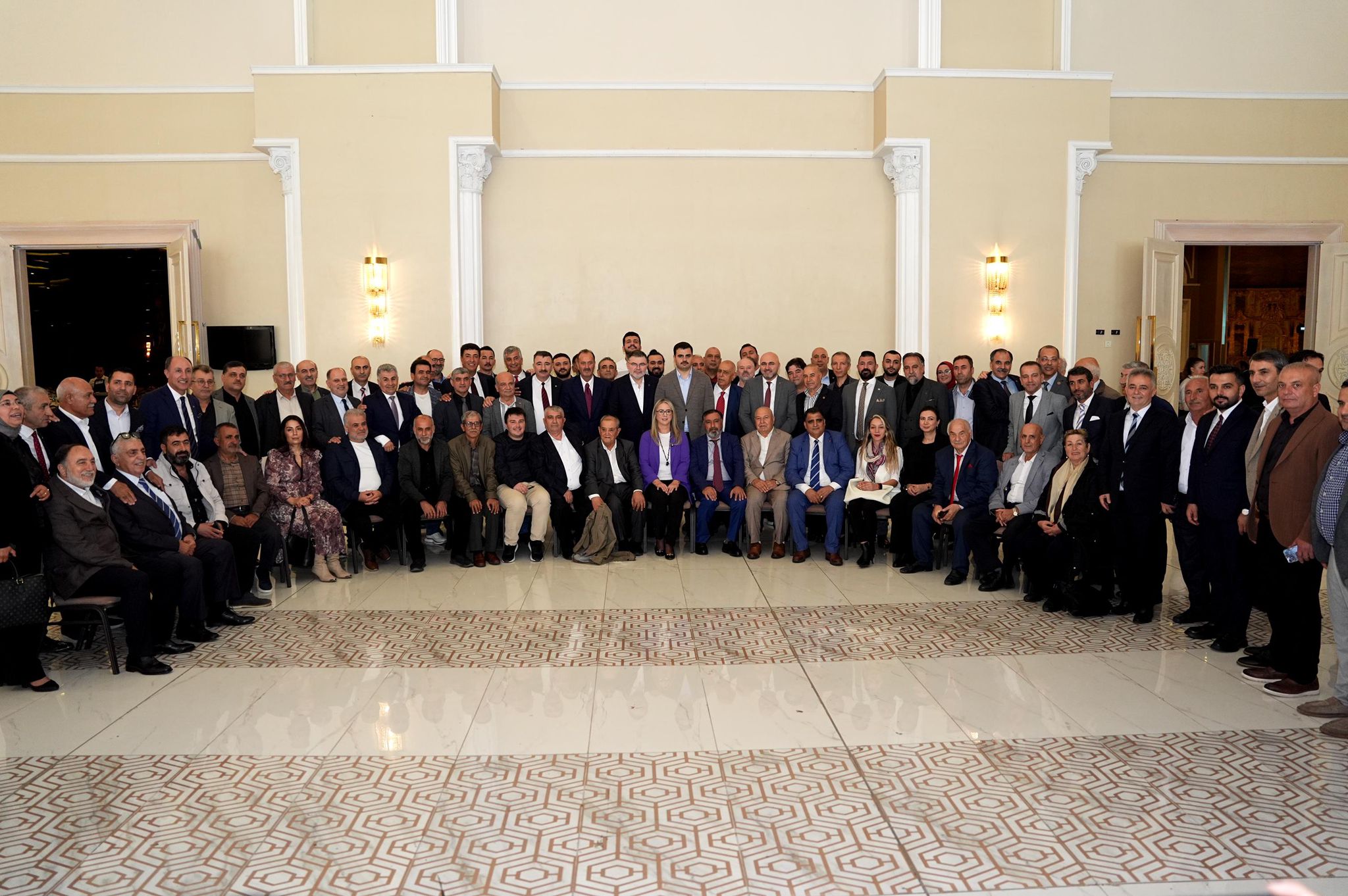 AK Parti Genel Sekreteri ve İzmir Milletvekili Eyyüp Kadir İnan,