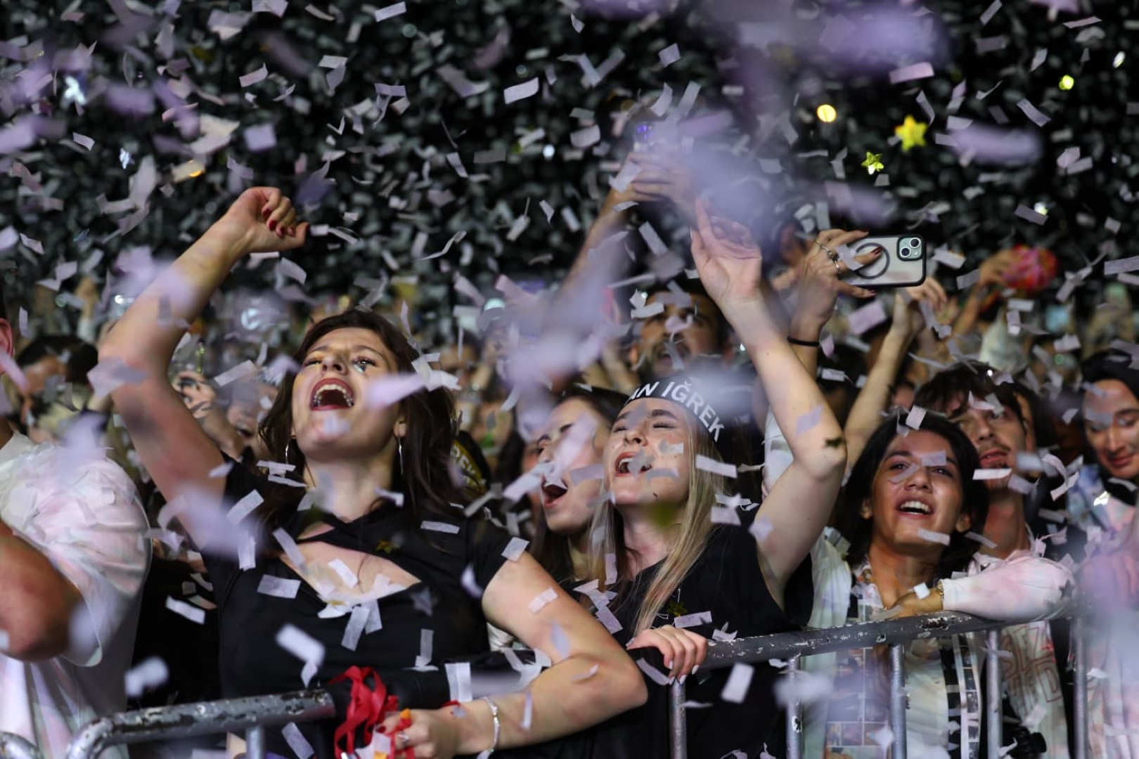 Aydın Büyükşehir Belediyesi’nin düzenlediği Aydınfest Gençlik Festivali’nin 3. gününe 60