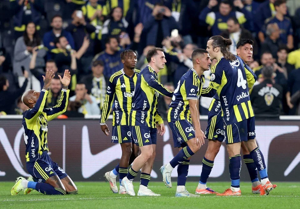 Fenerbahçe, milli aradan galibiyetle döndü Kadıköy’de Karagümrük’ü 2-1 mağlup etti