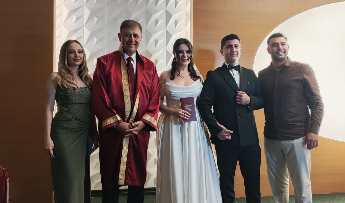 Karşıyaka’nın tanınan ailelerinden Kadri Altınkalp’in kızı Fulya Altınkalp ile Ömer