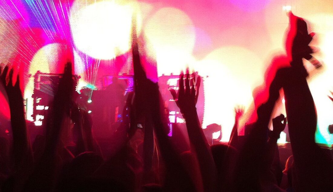 GHB (gama-hidroksibütirat) merkezi sinir sistemini baskılayan tehlikeli bir maddedir. Parti