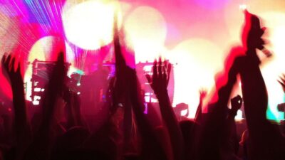 GHB (gama-hidroksibütirat) merkezi sinir sistemini baskılayan tehlikeli bir maddedir. Parti