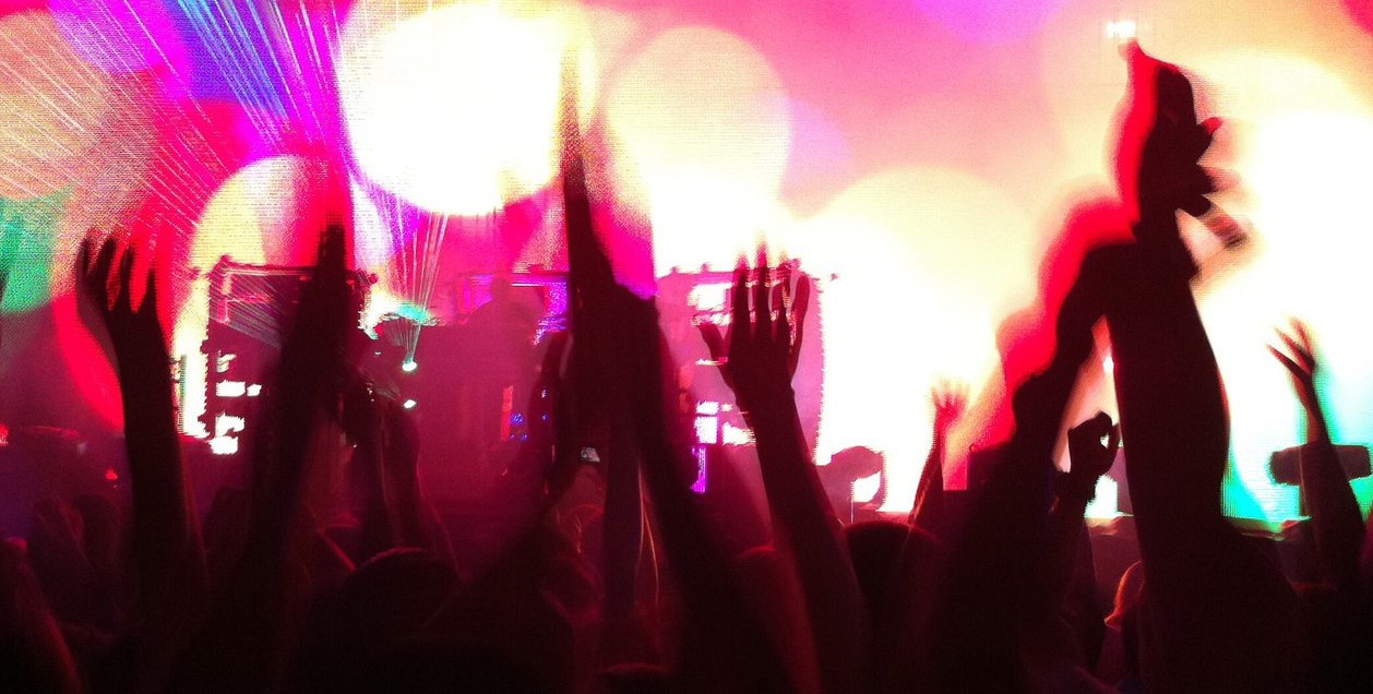 GHB (gama-hidroksibütirat) merkezi sinir sistemini baskılayan tehlikeli bir maddedir. Parti