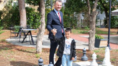 Buca Belediye Başkanı Görkem Duman, 1923 Göksu Kafe’yi kitap kafe