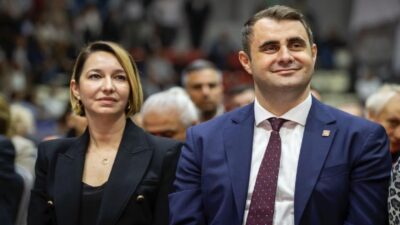 CHP İzmir İl Başkanı Çağatay Güç, belediye başkanları ve meclis