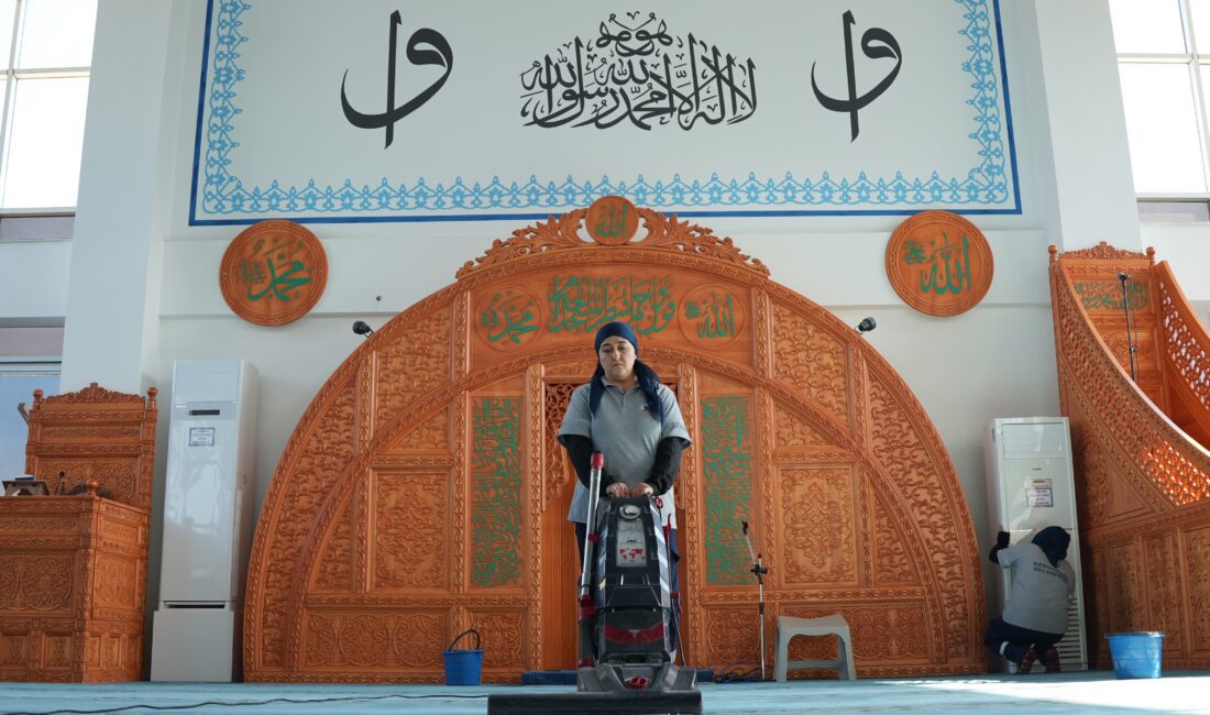 Kemalpaşa Belediyesi, ilçe genelinde yer alan cami, cemevi ve türbelerde