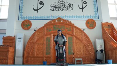 Kemalpaşa Belediyesi, ilçe genelinde yer alan cami, cemevi ve türbelerde