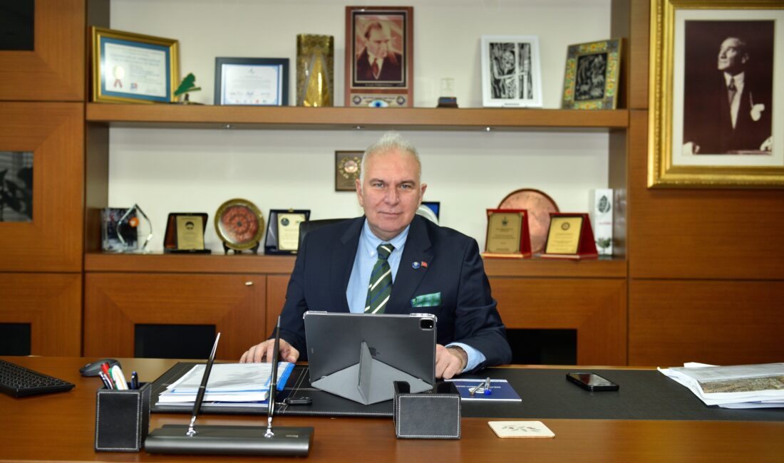 Cenk Karace: “Cumhuriyet, Bir Milletin Küllerinden Yeniden Doğuşunun Adıdır” İAOSB Başkanı Cenk Karace, 29 Ekim Cumhuriyet Bayramı mesajında “Cumhuriyet,