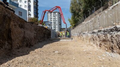 İzmir Büyükşehir Belediyesi İZSU, Buca Kozağaç Deresi’nde taşkınları bitirmek için