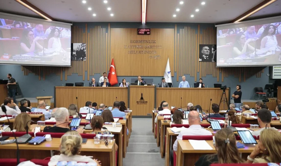 İzmir Büyükşehir Belediyesi Meclisinde 1 Milyar 250 Milyon TL’lik Borçlanma ve Grand Plaza Sermaye Artışı Tartışması İzmir Büyükşehir Belediyesi Meclisi’nde 1 milyar 250 milyon TL’lik borçlanma
