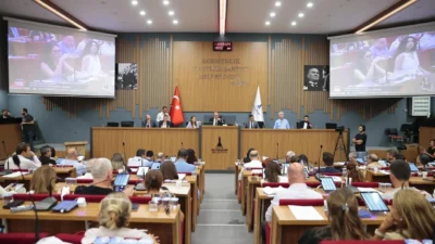 İzmir Büyükşehir Belediyesi Meclisi’nde 1 milyar 250 milyon TL’lik borçlanma