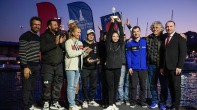 İzmir Körfezi’nde 102’nci Yıl Cumhuriyet Kupası Yat Yarışı tamamlandı. Renkli