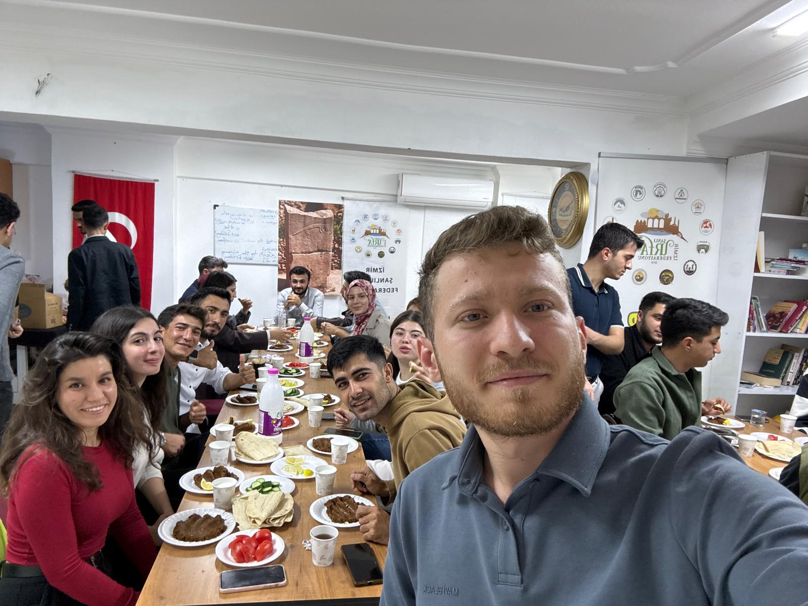 İzmir Şanlıurfa Federasyonu’ndan Öğrencilere Destek Eli