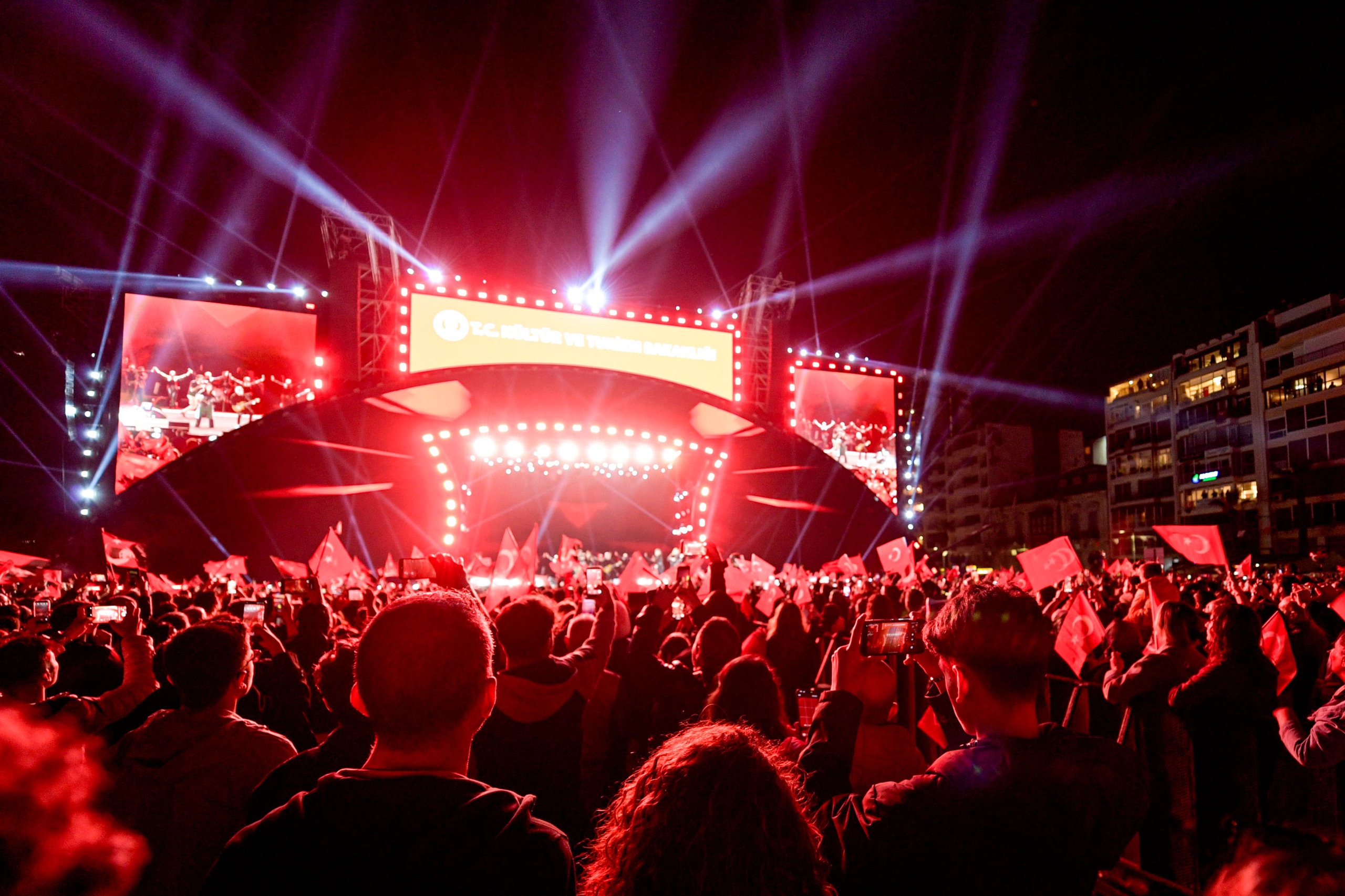 İzmir’de 102 Yıllık Cumhuriyet Coşkusu