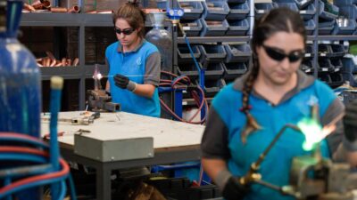 İzmir Büyükşehir Belediyesi-UNDP iş birliği yenilendi: Kadınlar ve gençler için