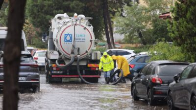 Meteoroloji verilerine göre 3 Ekim 2025 sabahı Menderes'te 42.8 mm'ye