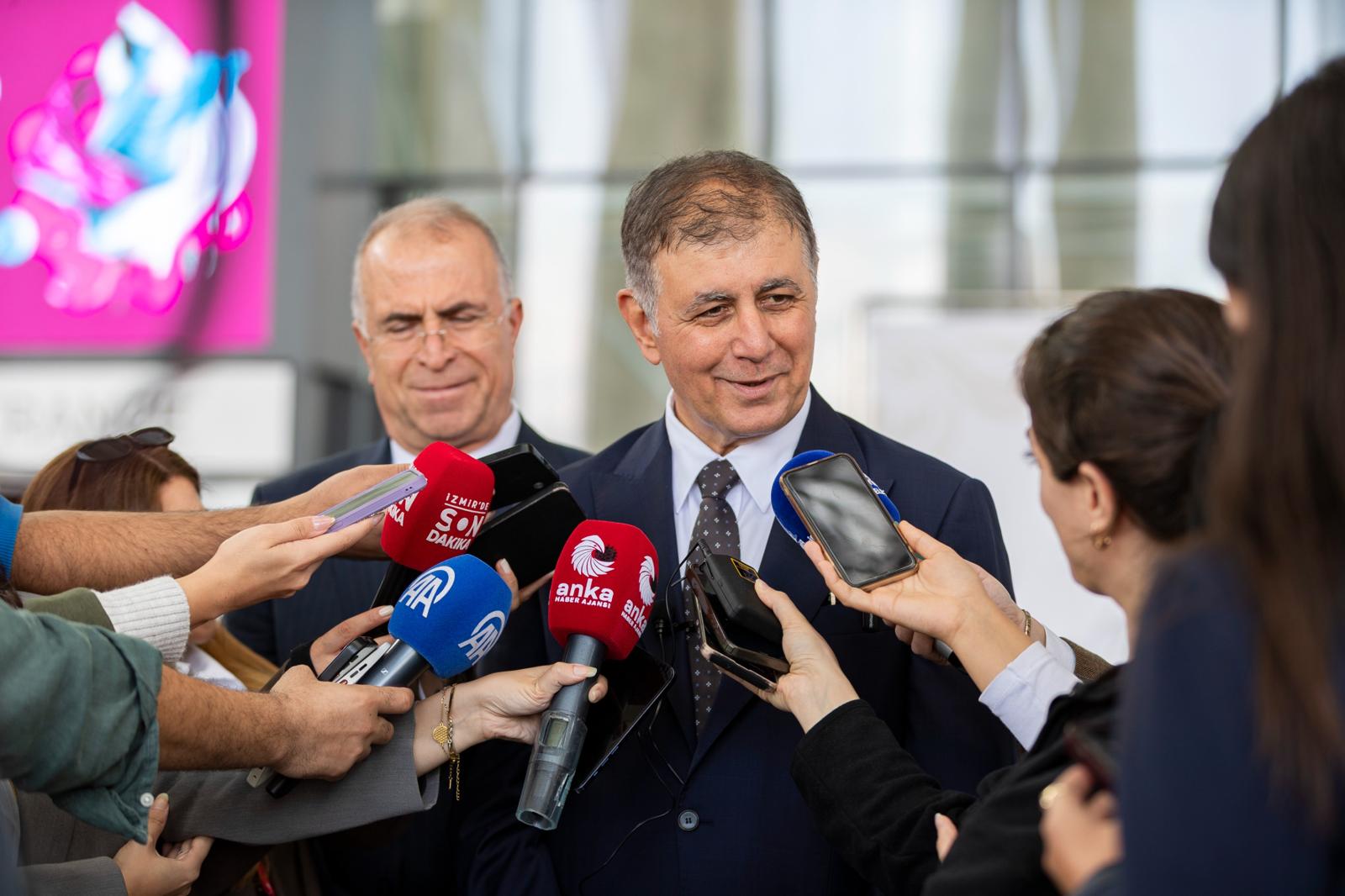 İzmir’in Sorunlarını Çözen Belediye Başkanı Olmak İstiyorum