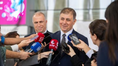 İzmir Büyükşehir Belediye Başkanı Cemil Tugay, İzmir Körfezi’nde 800 bin