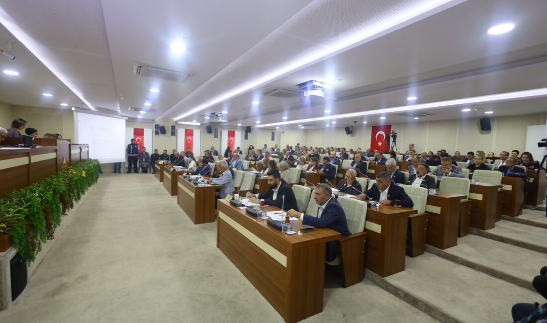 Karabağlar Belediyesi 2026 Bütçesi Onaylandı: 5 Milyar TL Gider Planlandı Karabağlar Belediyesi 2026 bütçesi oy çokluğuyla onaylandı. Başkan Helil Kınay,