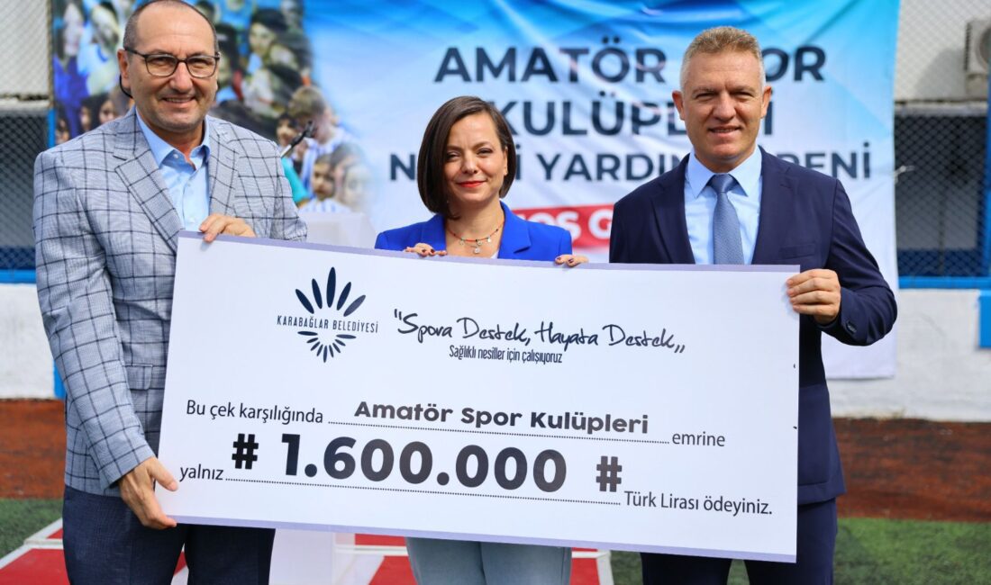 Karabağlar’da Spora Dev Destek: 35 Amatör Kulübe 1.6 Milyon TL Nakdi Yardım! Başkan Kınay: “Uzundere Tesisi Yıl Bitmeden Açılıyor!” Karabağlar Belediyesi, ilçedeki sporun gelişimine katkı sağlamak amacıyla 35 amatör